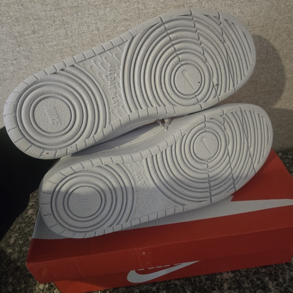 Nike Womens Size 6.5. New In Box. No Callouts. - Picture 7 of 8